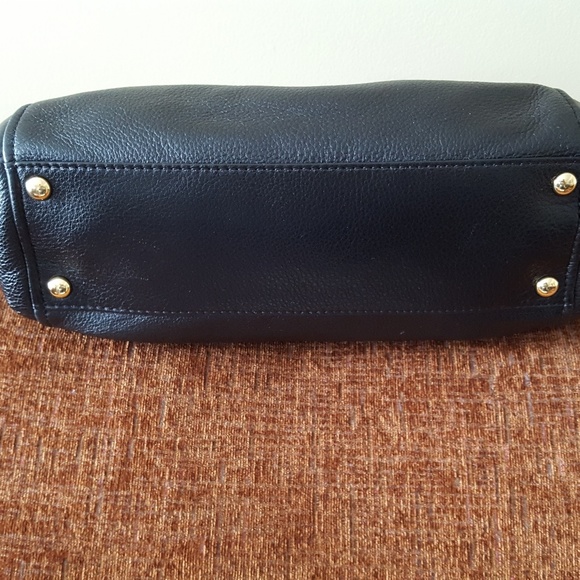 SOLD Kors Black Leather Handbag w/wallet❤👜 - Picture 6 of 8